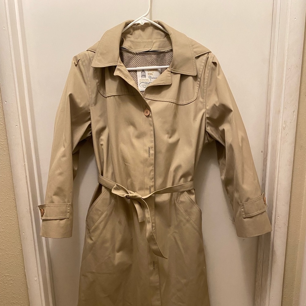 Vintage London Fog trench coat - size M